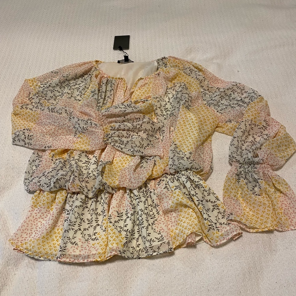NWT Vici spring top